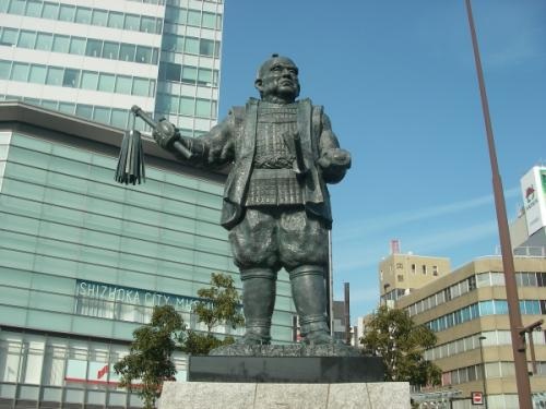 徳川家康公像・竹千代君像